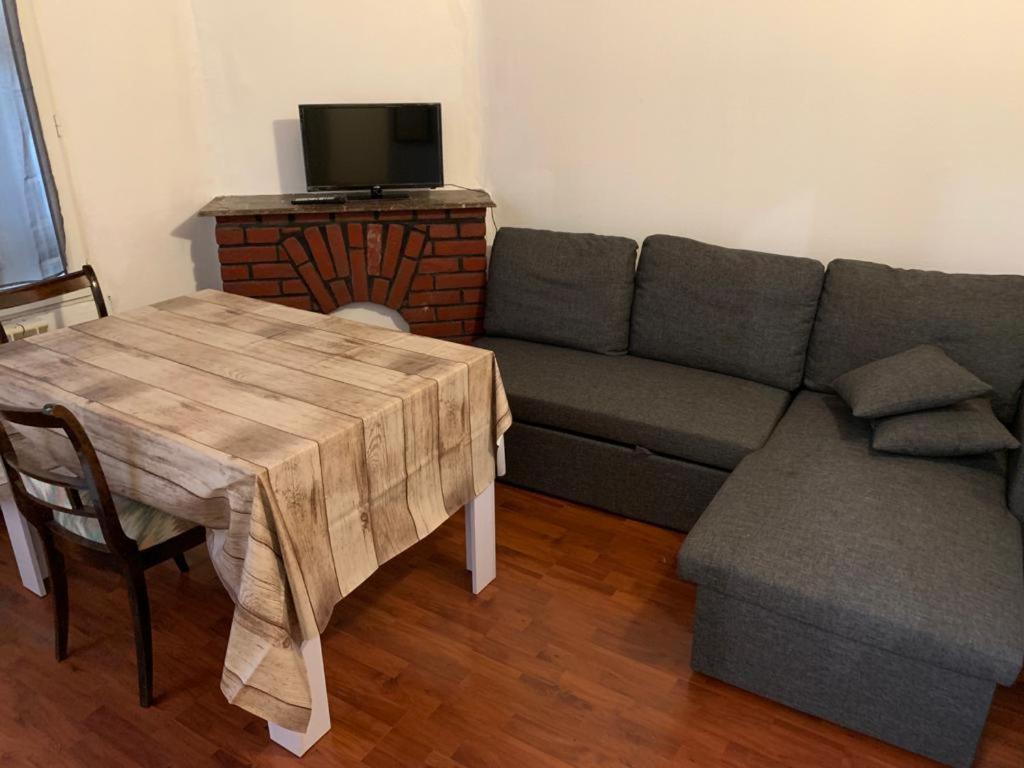 Joli 2 Pieces A Pontoise Apartment Bagian luar foto